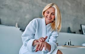 溶脂療程與眼袋槍：香港市民塑形與逆齡新選擇